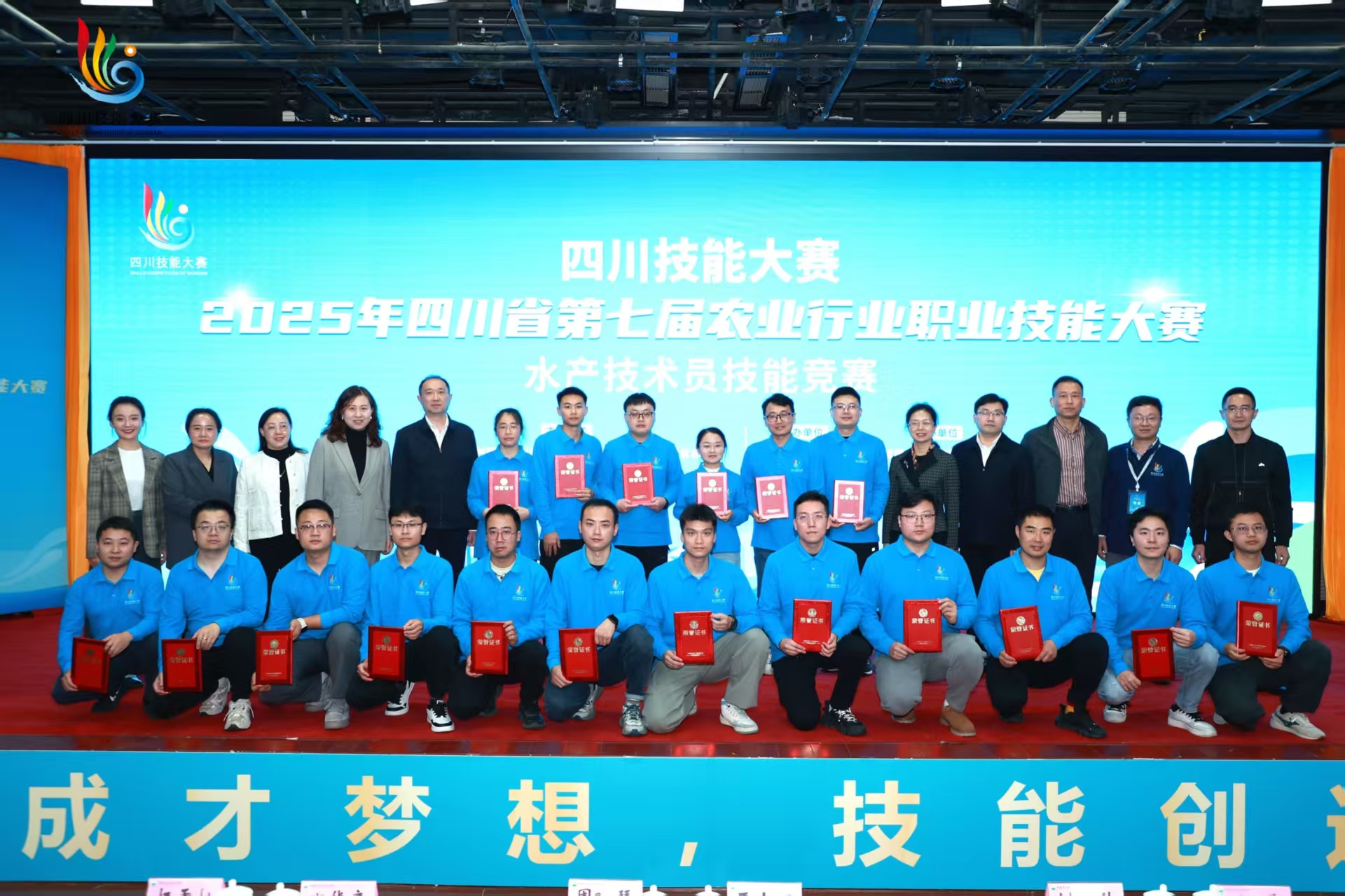 1761814519606021080.jpg 1761814519606021080.jpg